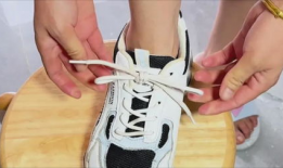 系鞋带方法视频,跟随视频轻松掌握技巧